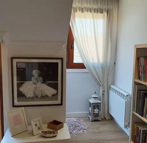 Mc Lagos, Bueu Lejlighed *